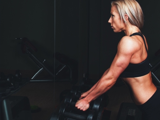 Tricepsov� extenzie nad hlavou